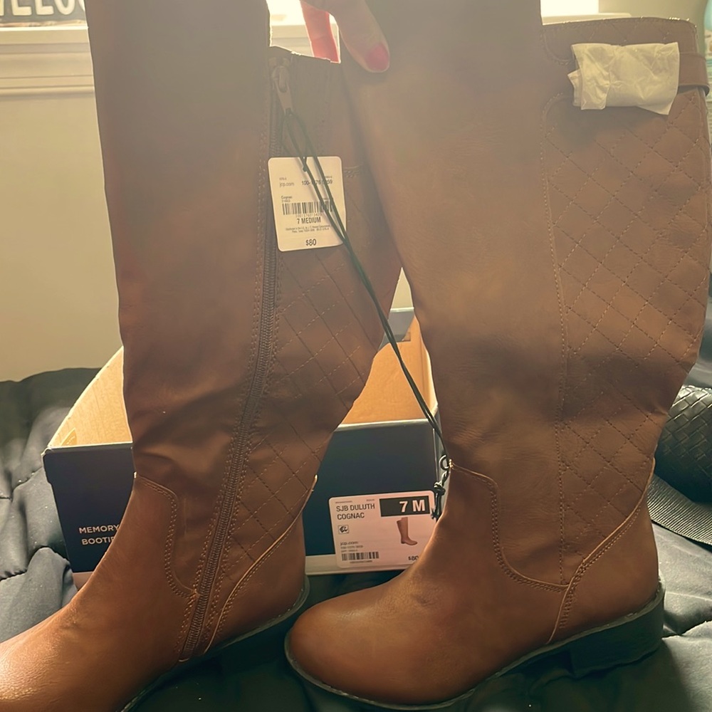 Brand new brown woman’s boots size 7m